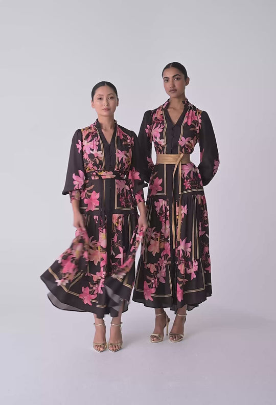 UNDER 5'4 Adine Linen Viscose Printed Maxi Dress in Obsidian Bloom