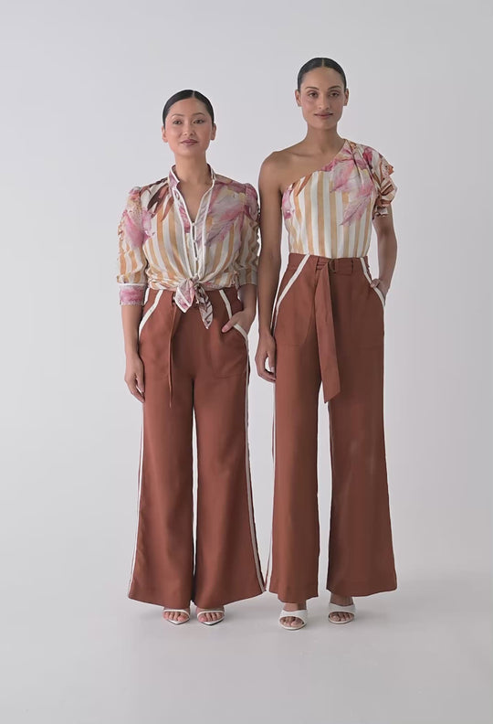 UNDER 5'4 Grace Tencel Linen Contrast Bind Pant in Caramel